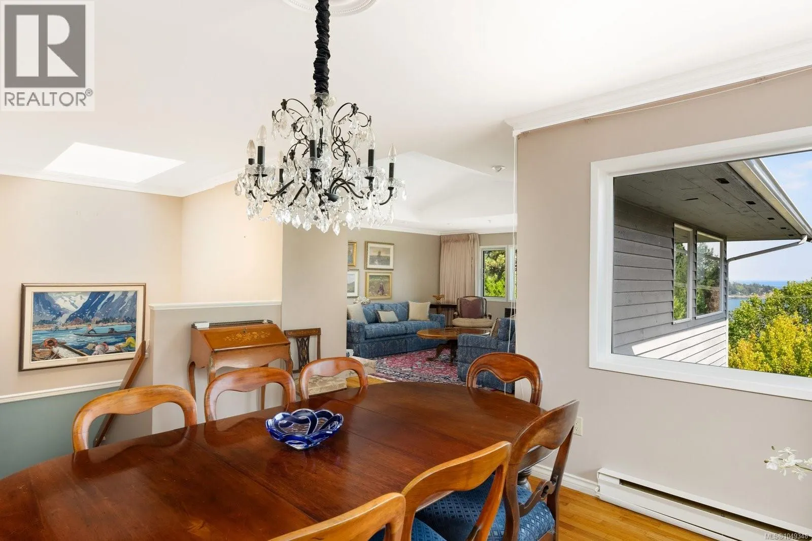 3656 Cadboro Bay Rd
