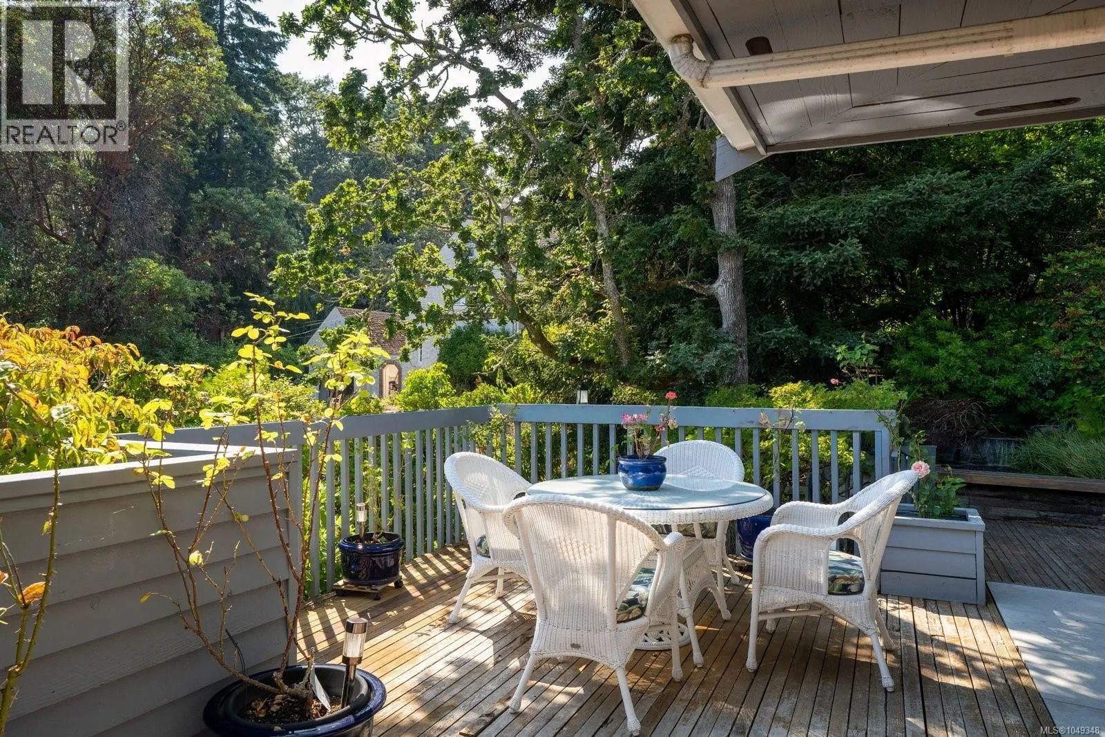 3656 Cadboro Bay Rd