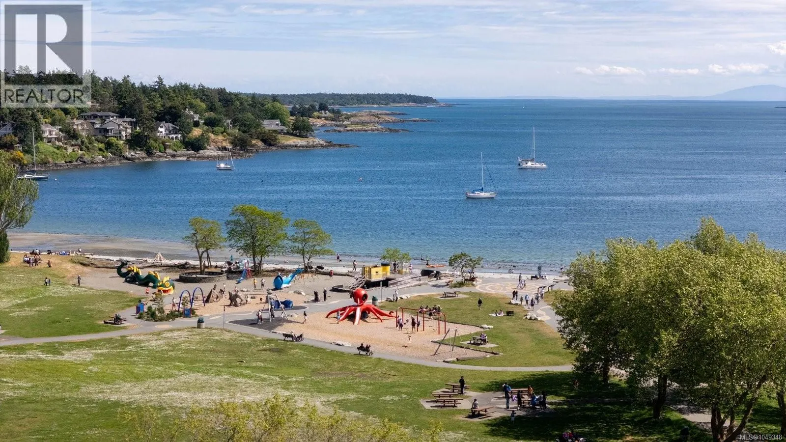 3656 Cadboro Bay Rd