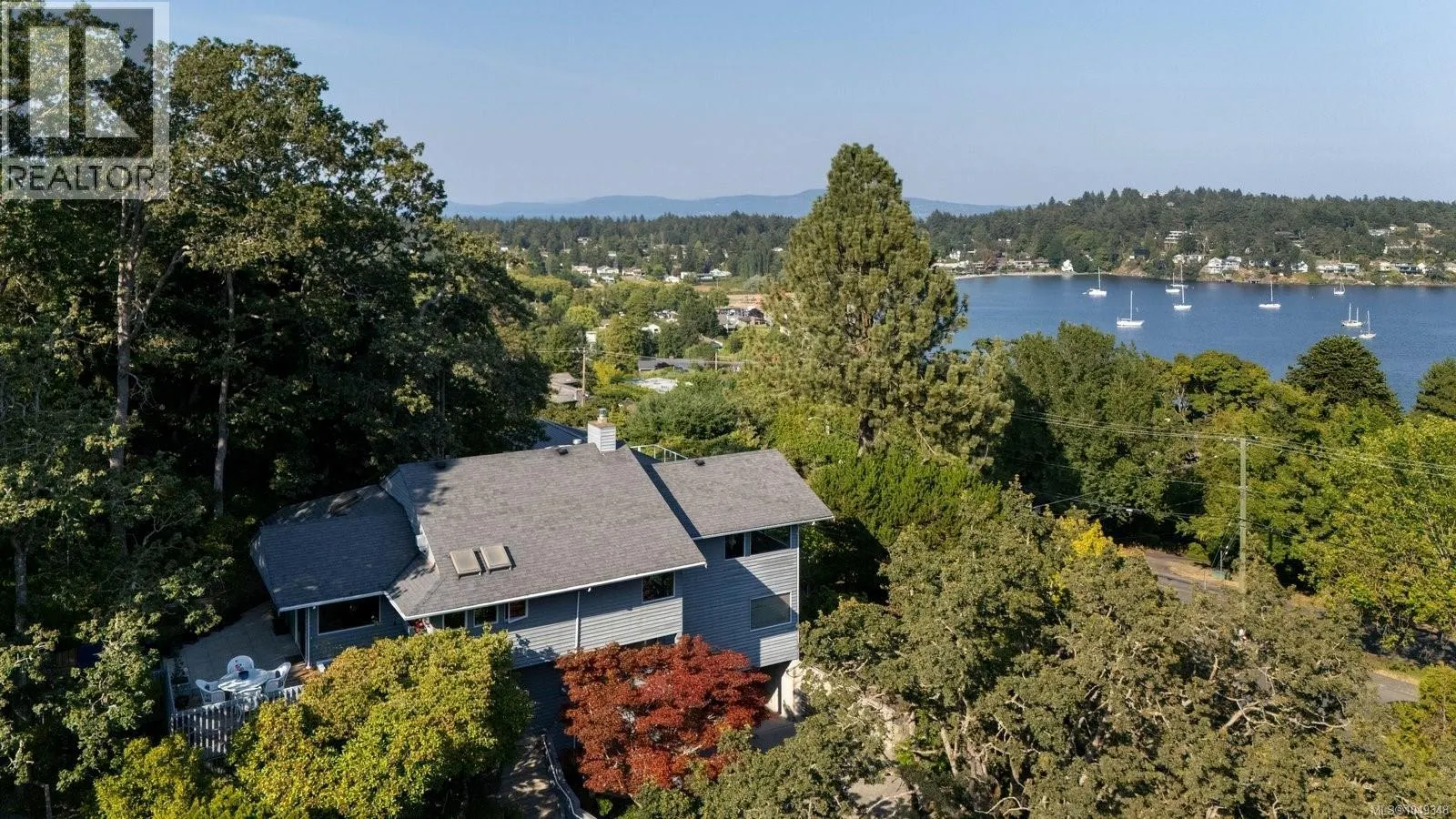 3656 Cadboro Bay Rd