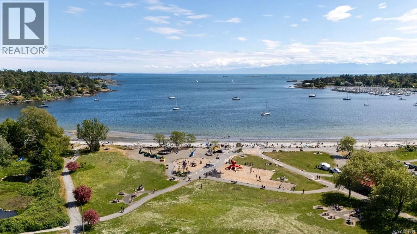 3656 Cadboro Bay Rd