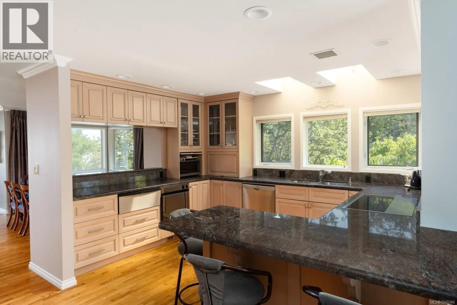 3656 Cadboro Bay Rd