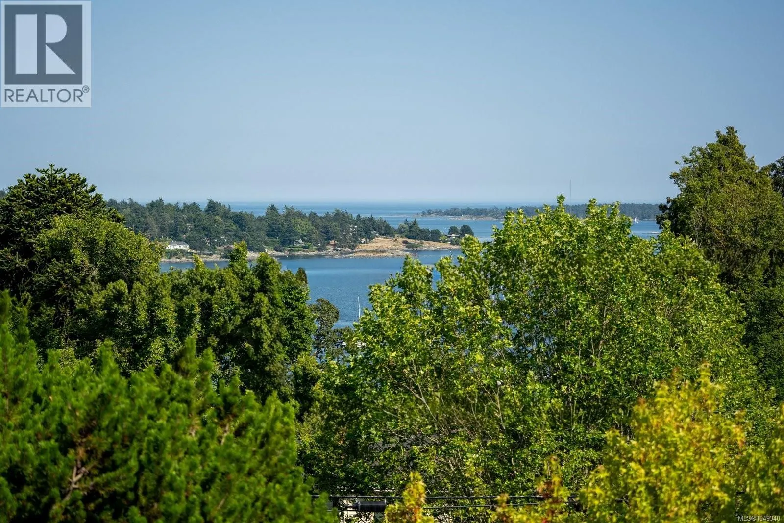 3656 Cadboro Bay Rd