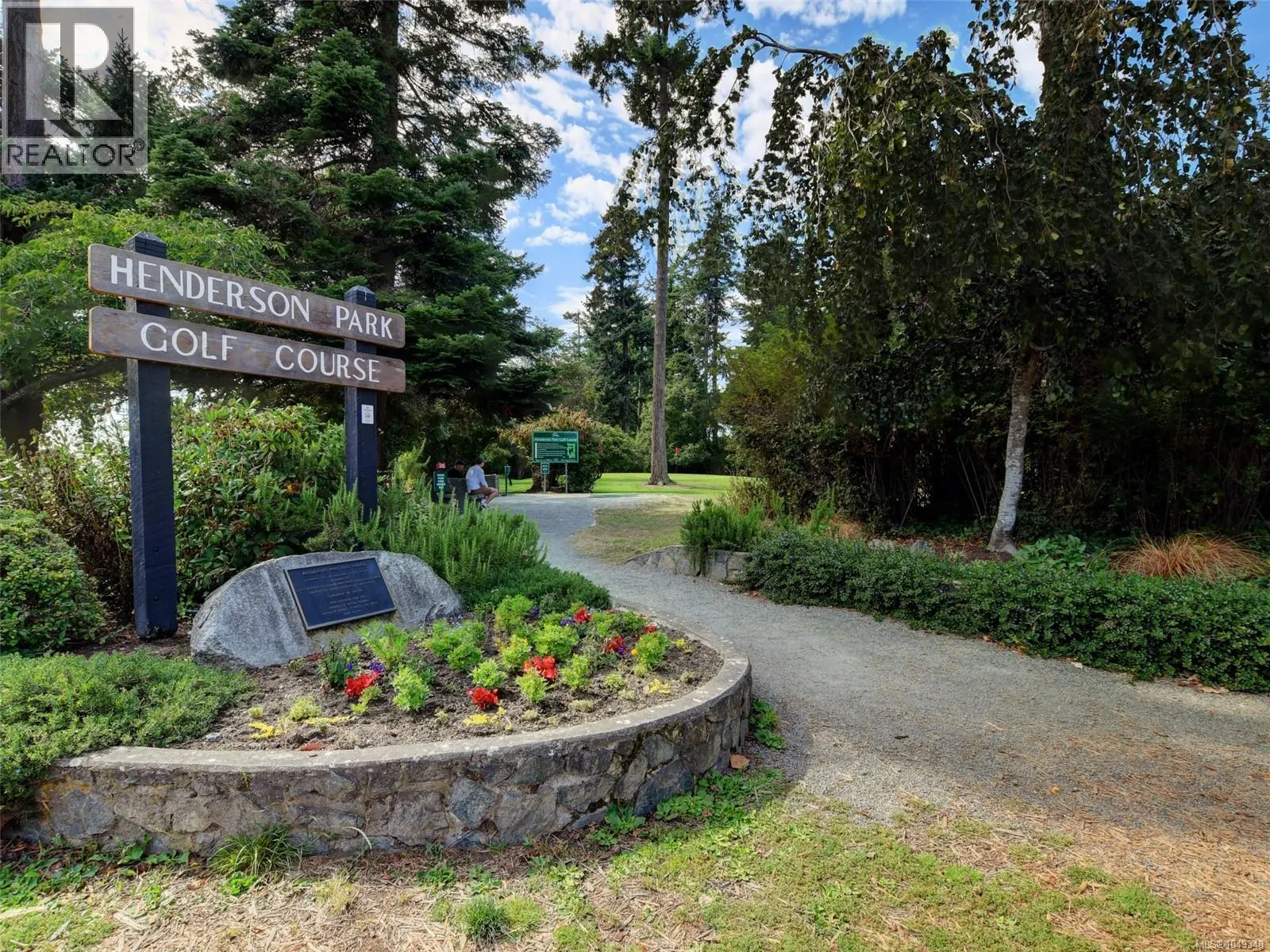 3656 Cadboro Bay Rd