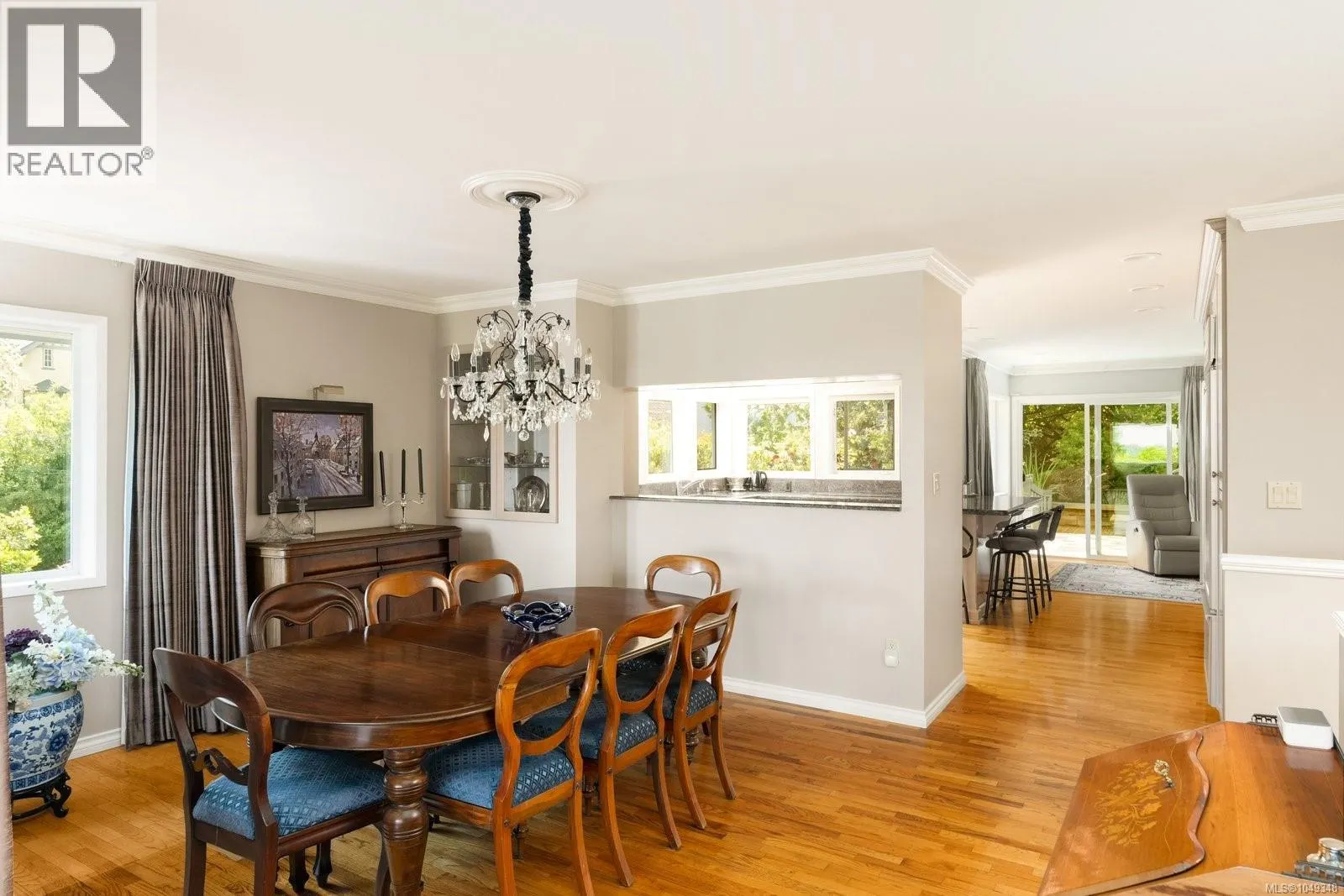 3656 Cadboro Bay Rd