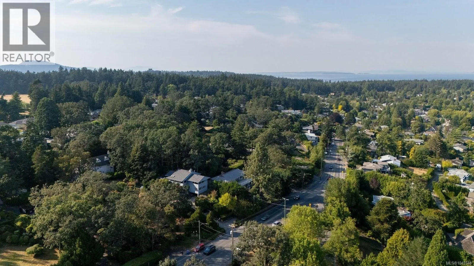 3656 Cadboro Bay Rd