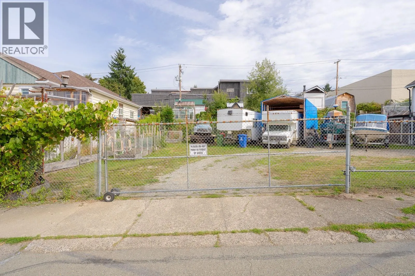 3203 & 3211 2nd Ave