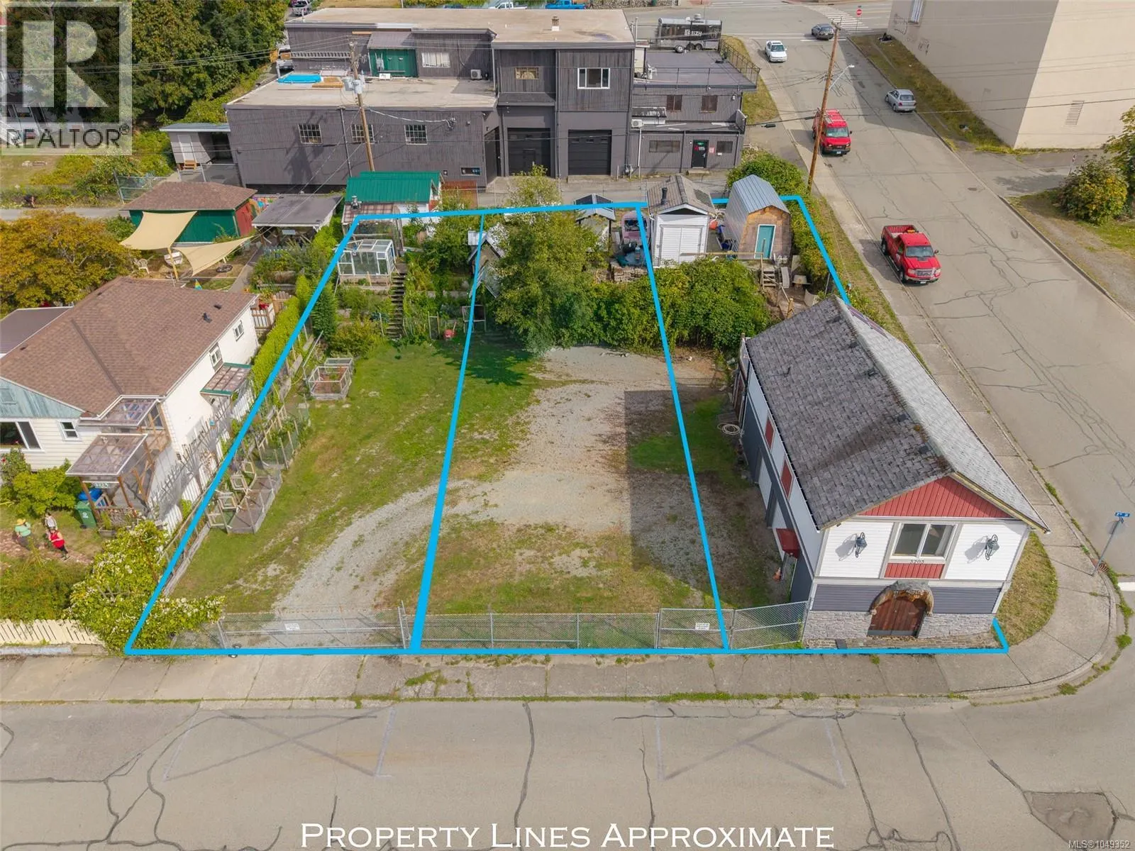 3203 & 3211 2nd Ave