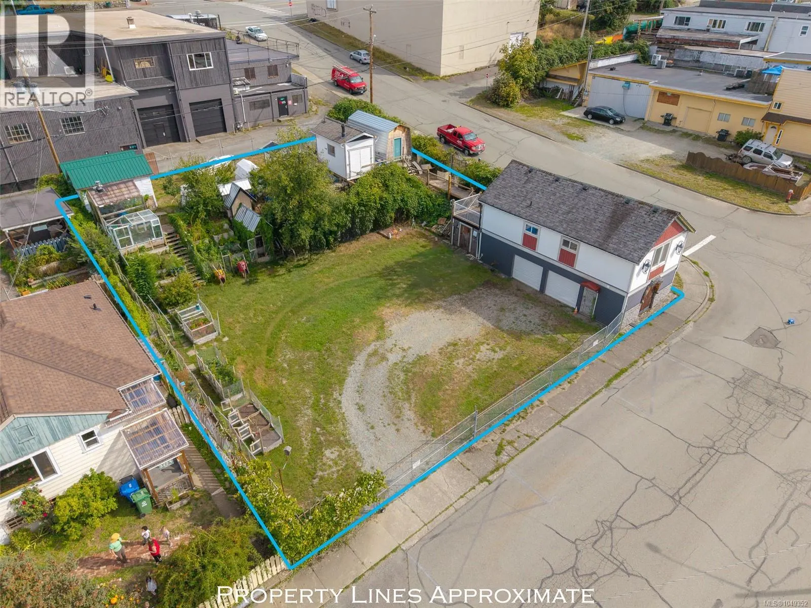 3203 & 3211 2nd Ave