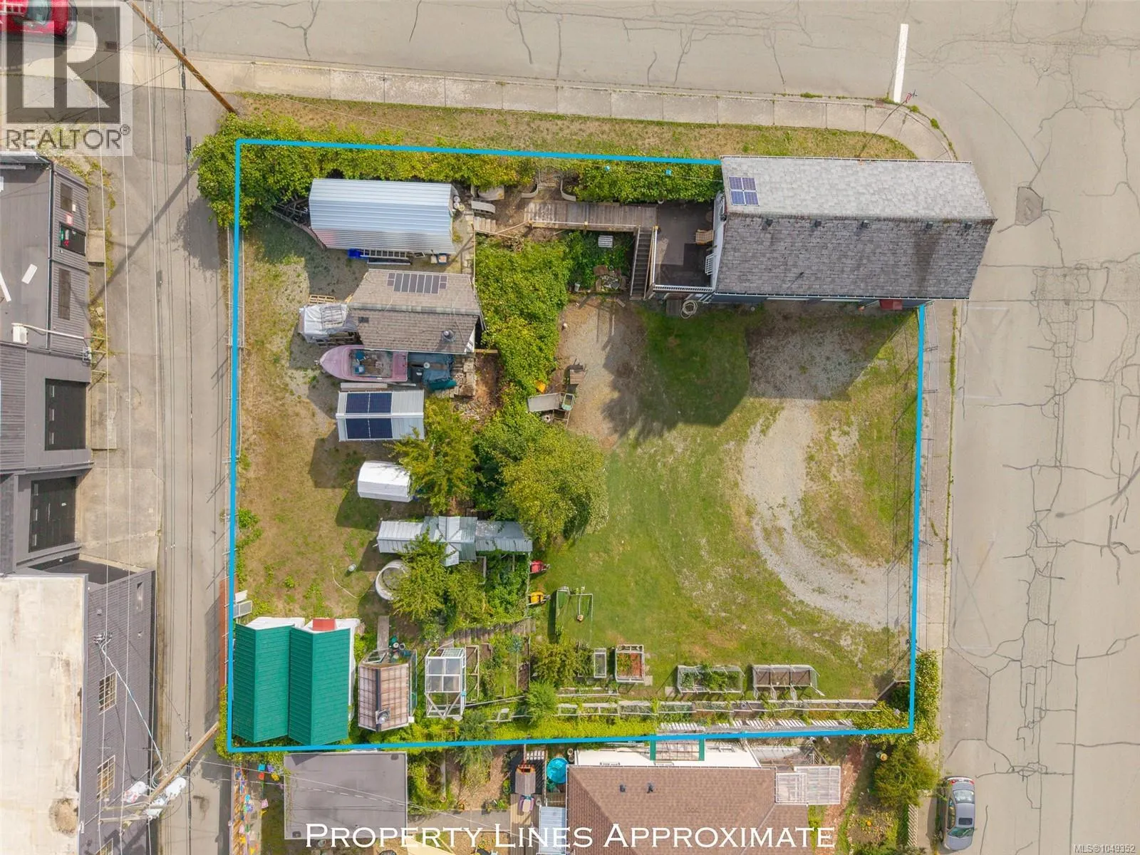 3203 & 3211 2nd Ave