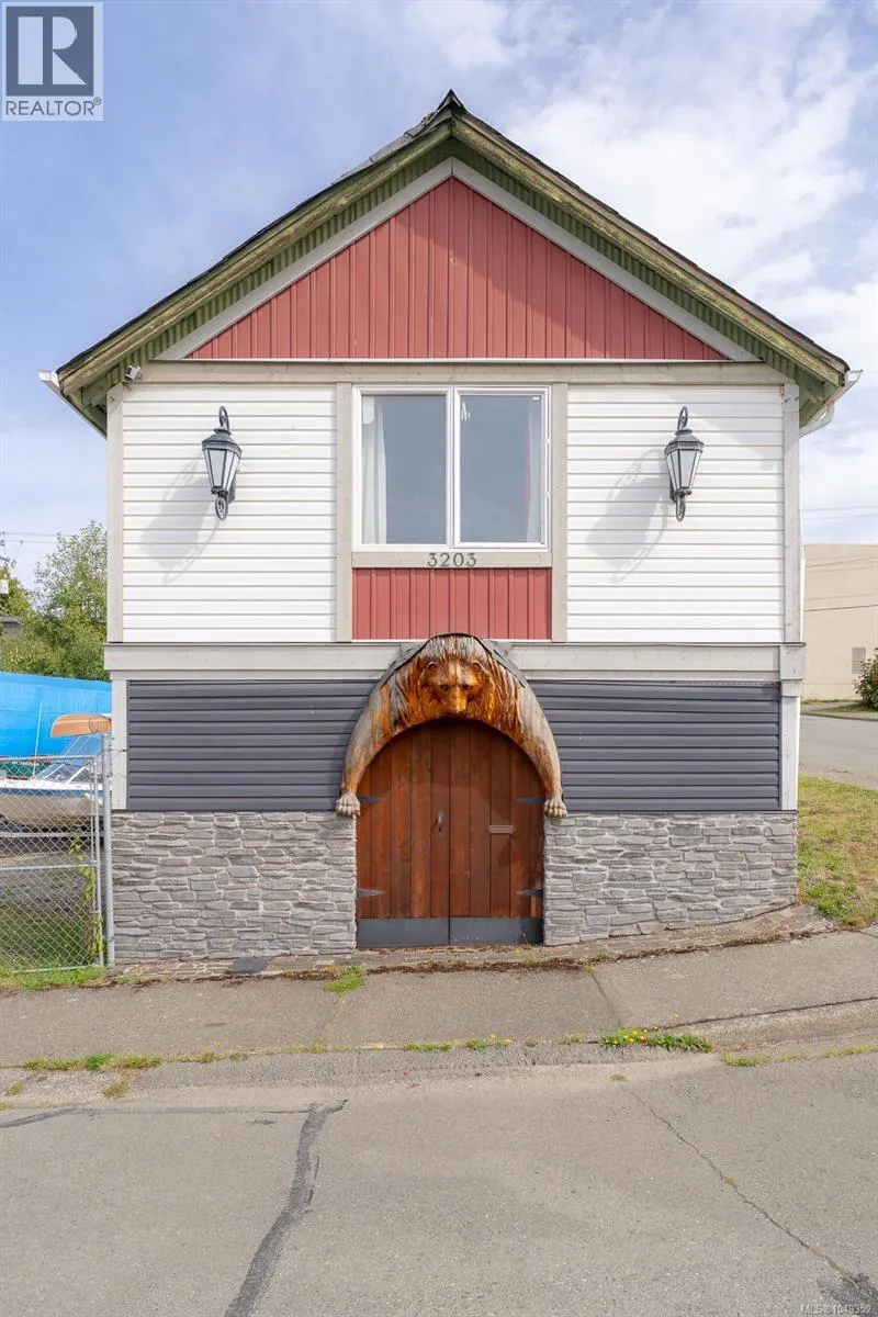 3203 & 3211 2nd Ave