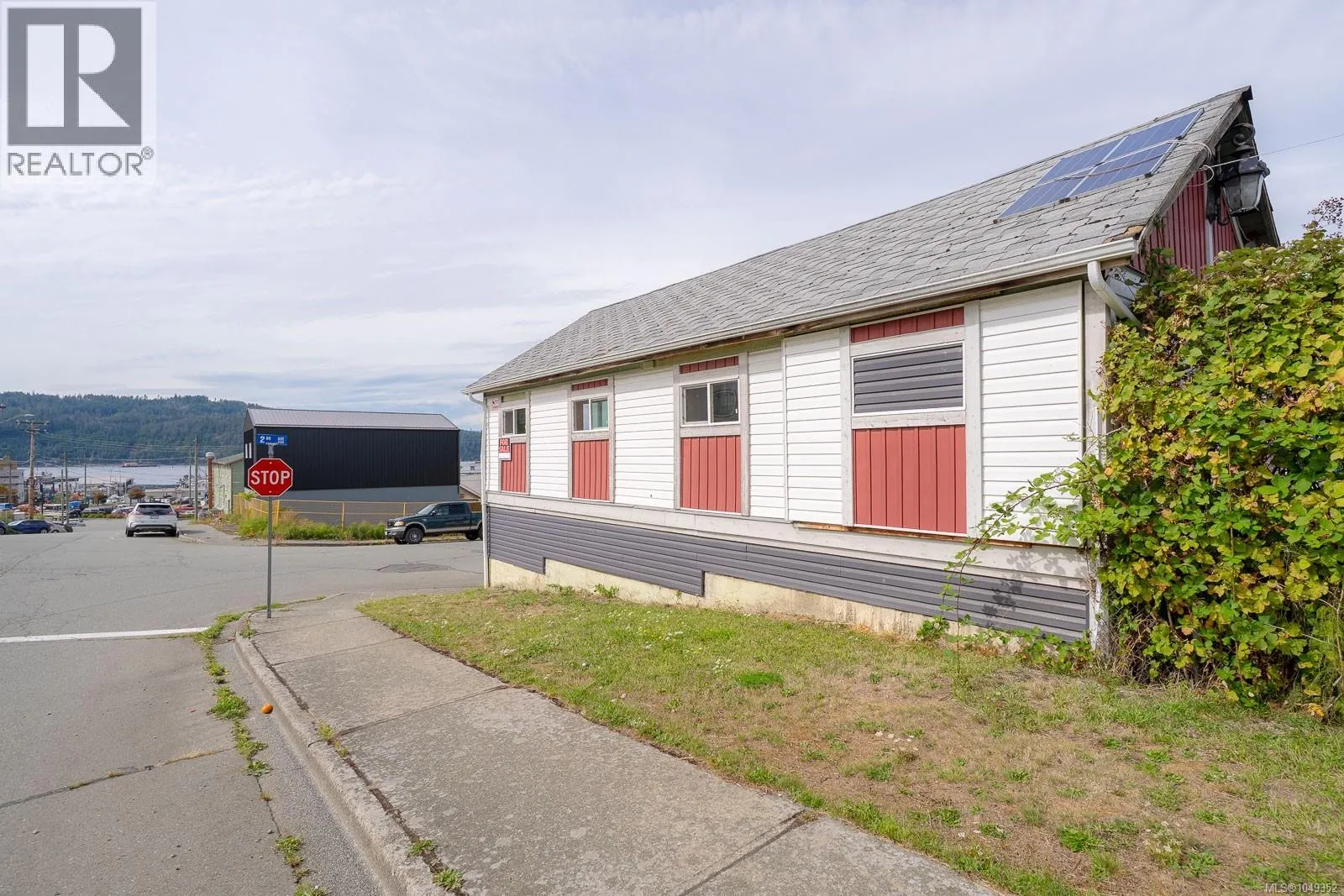 3203 & 3211 2nd Ave