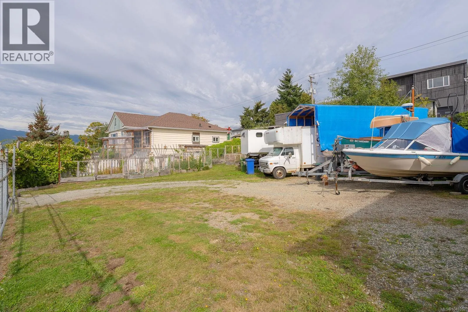 3203 & 3211 2nd Ave