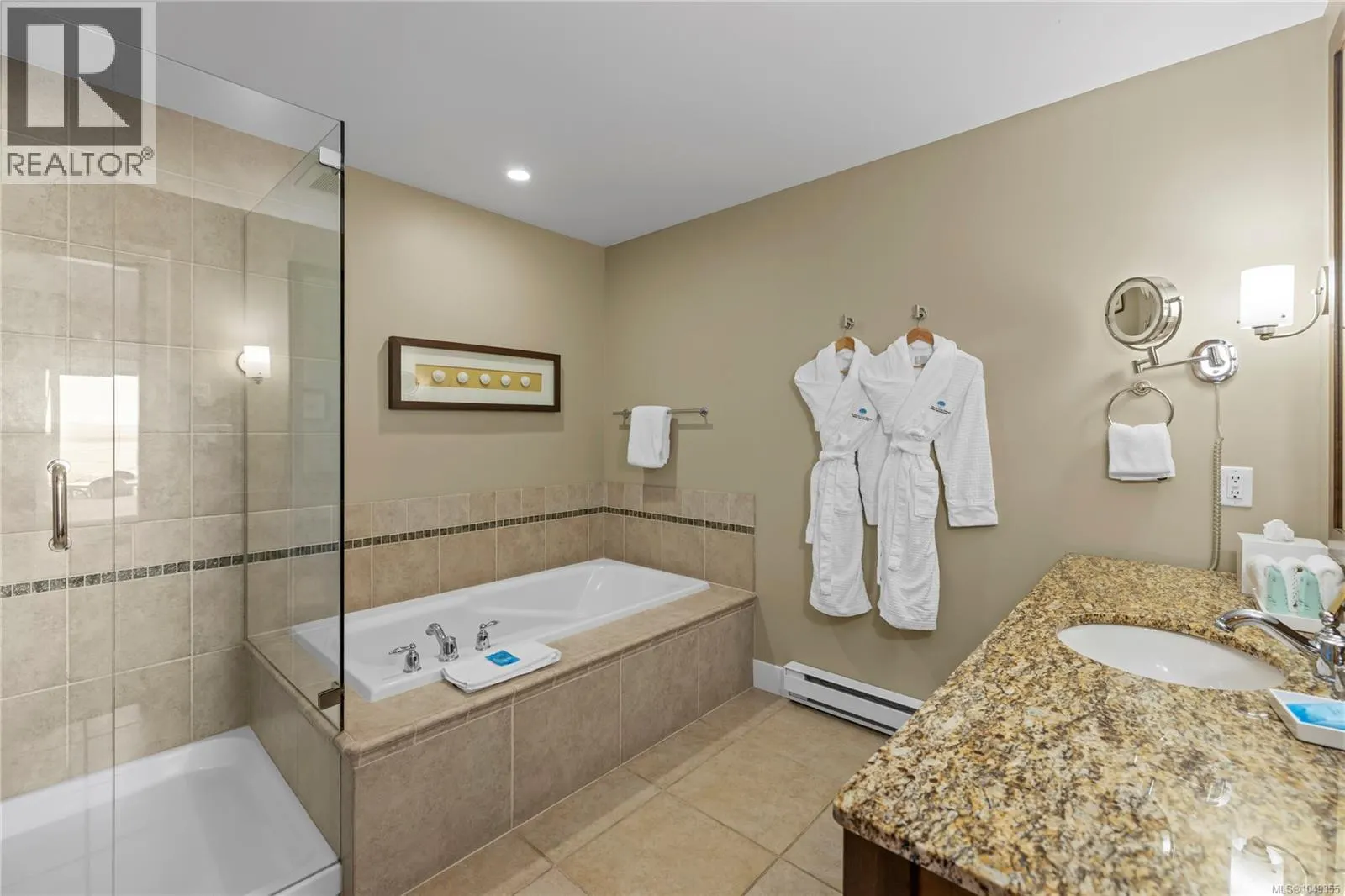 129c/130 181 Beachside Dr