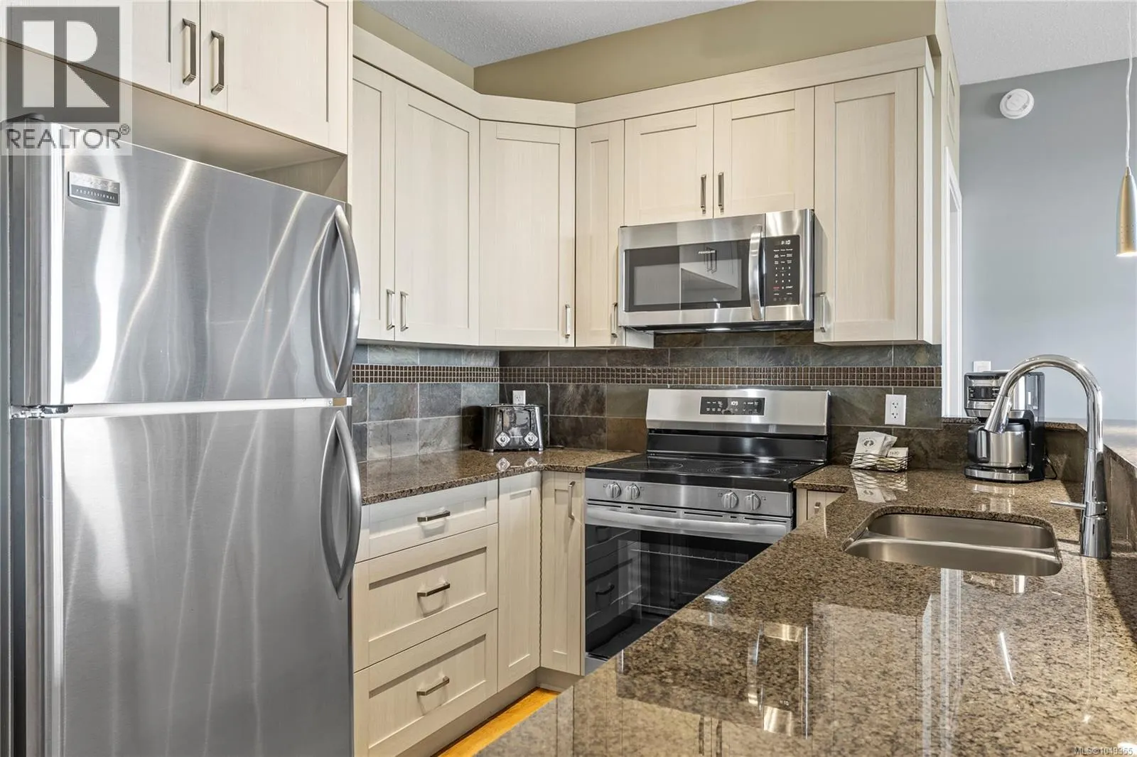 129c/130 181 Beachside Dr