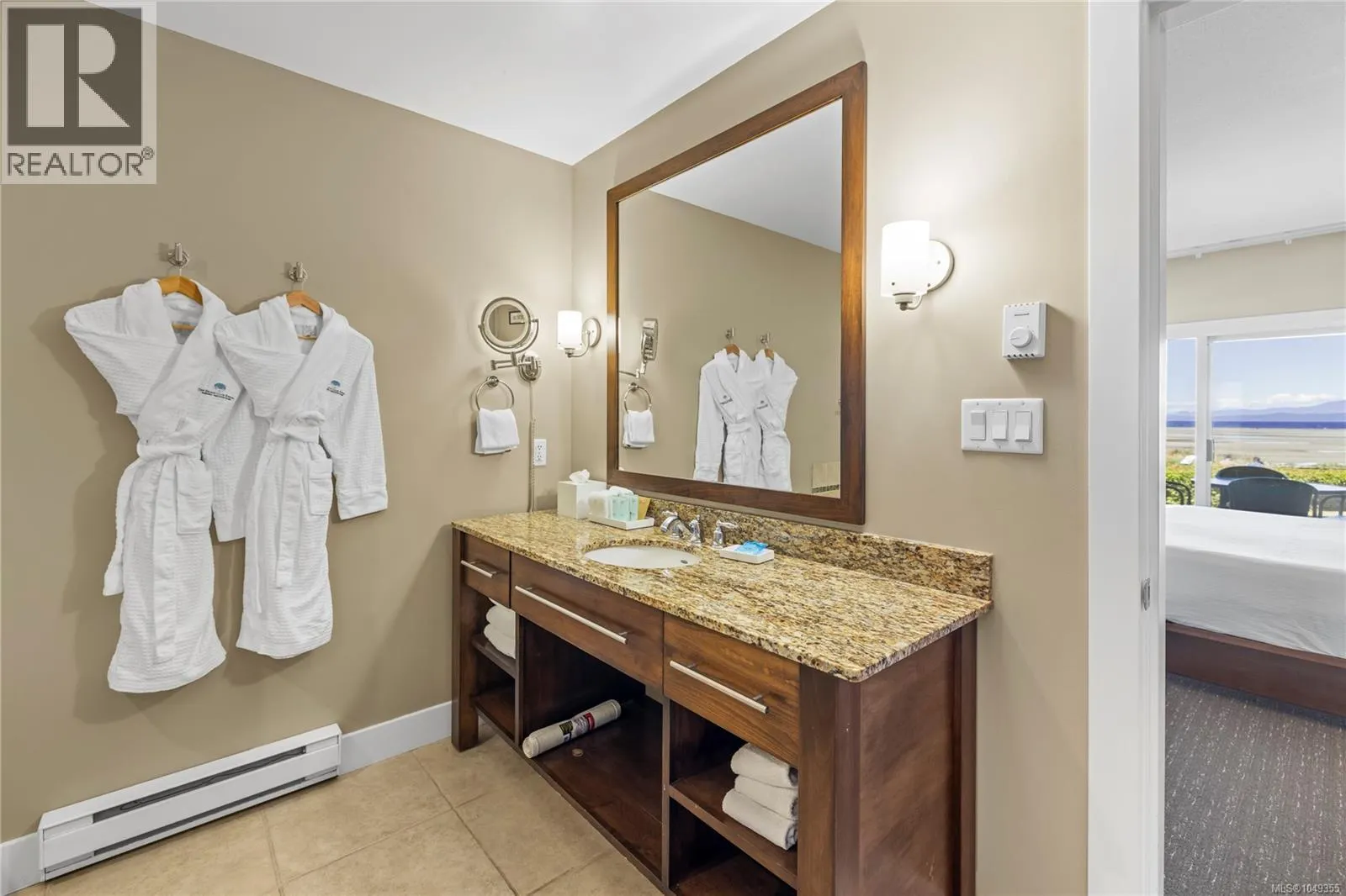 129c/130 181 Beachside Dr