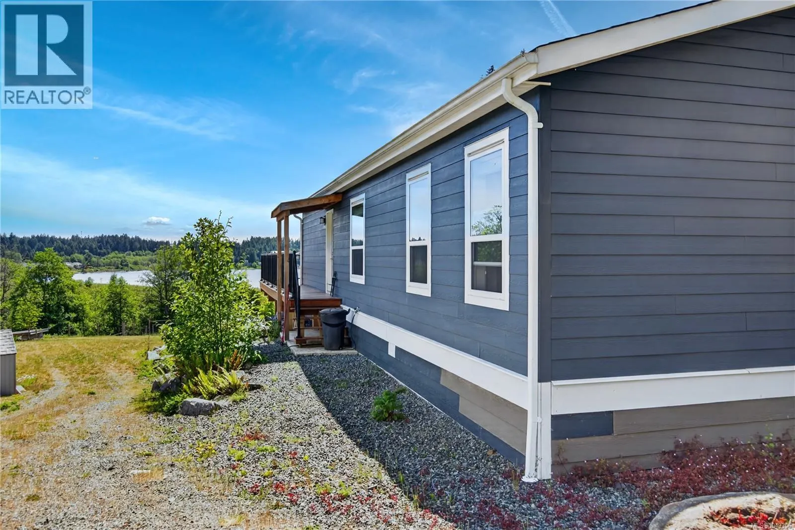 6495/6499 Doumont Rd