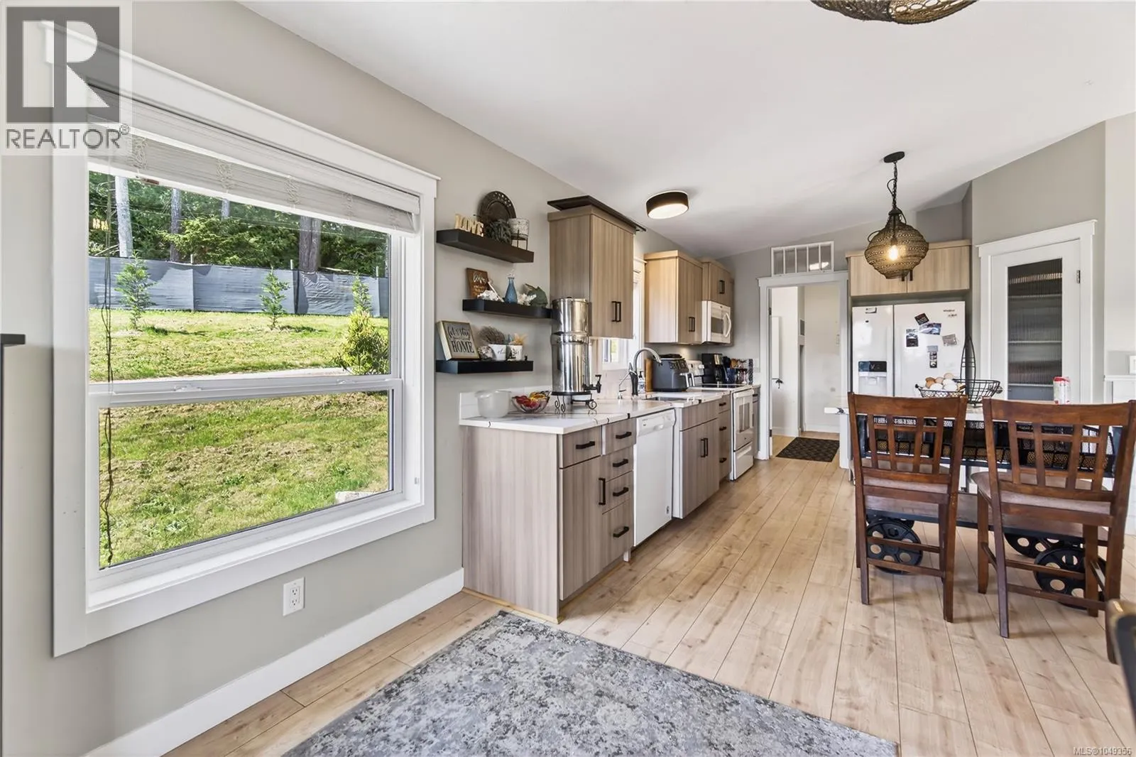 6495/6499 Doumont Rd