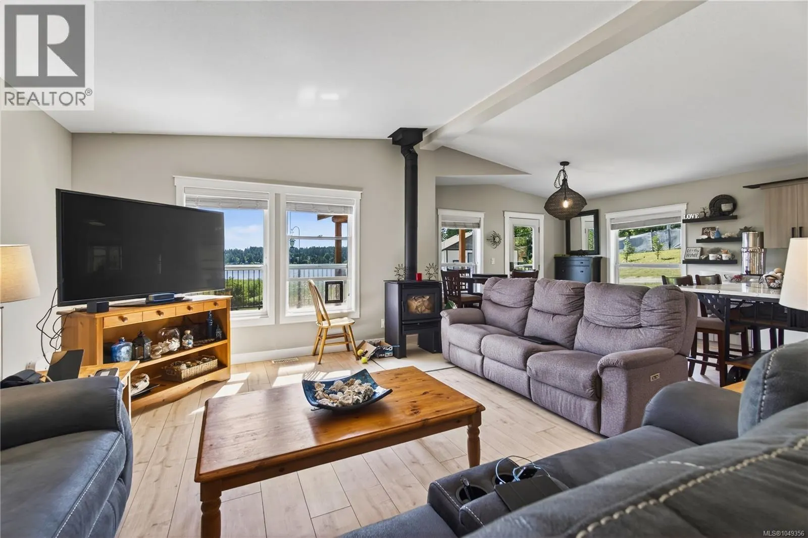 6495/6499 Doumont Rd