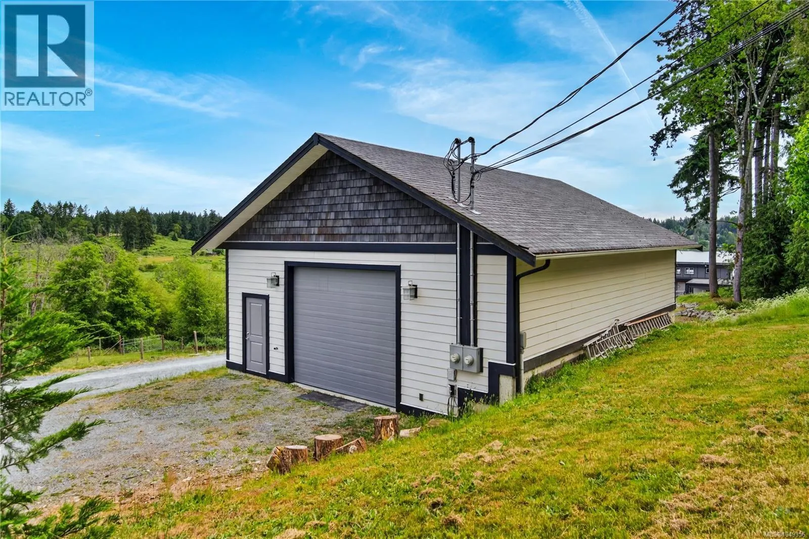 6495/6499 Doumont Rd