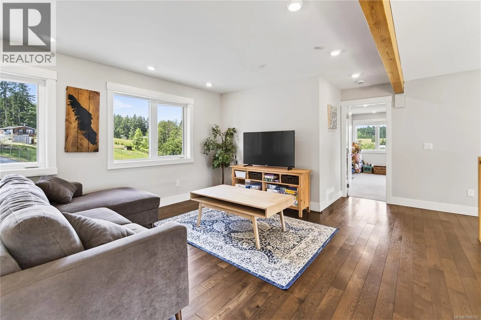 6495/6499 Doumont Rd