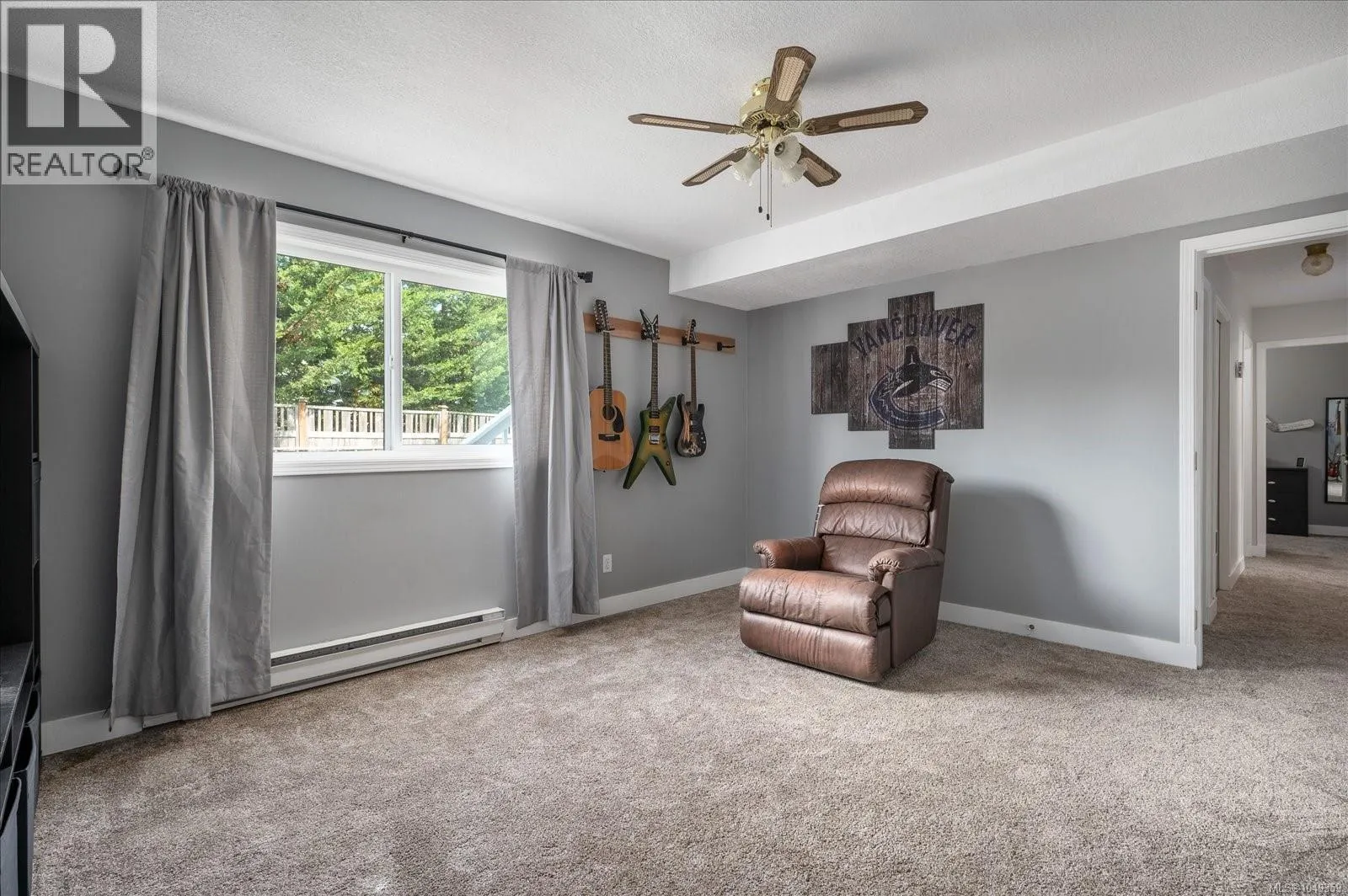 672 Foster Dr