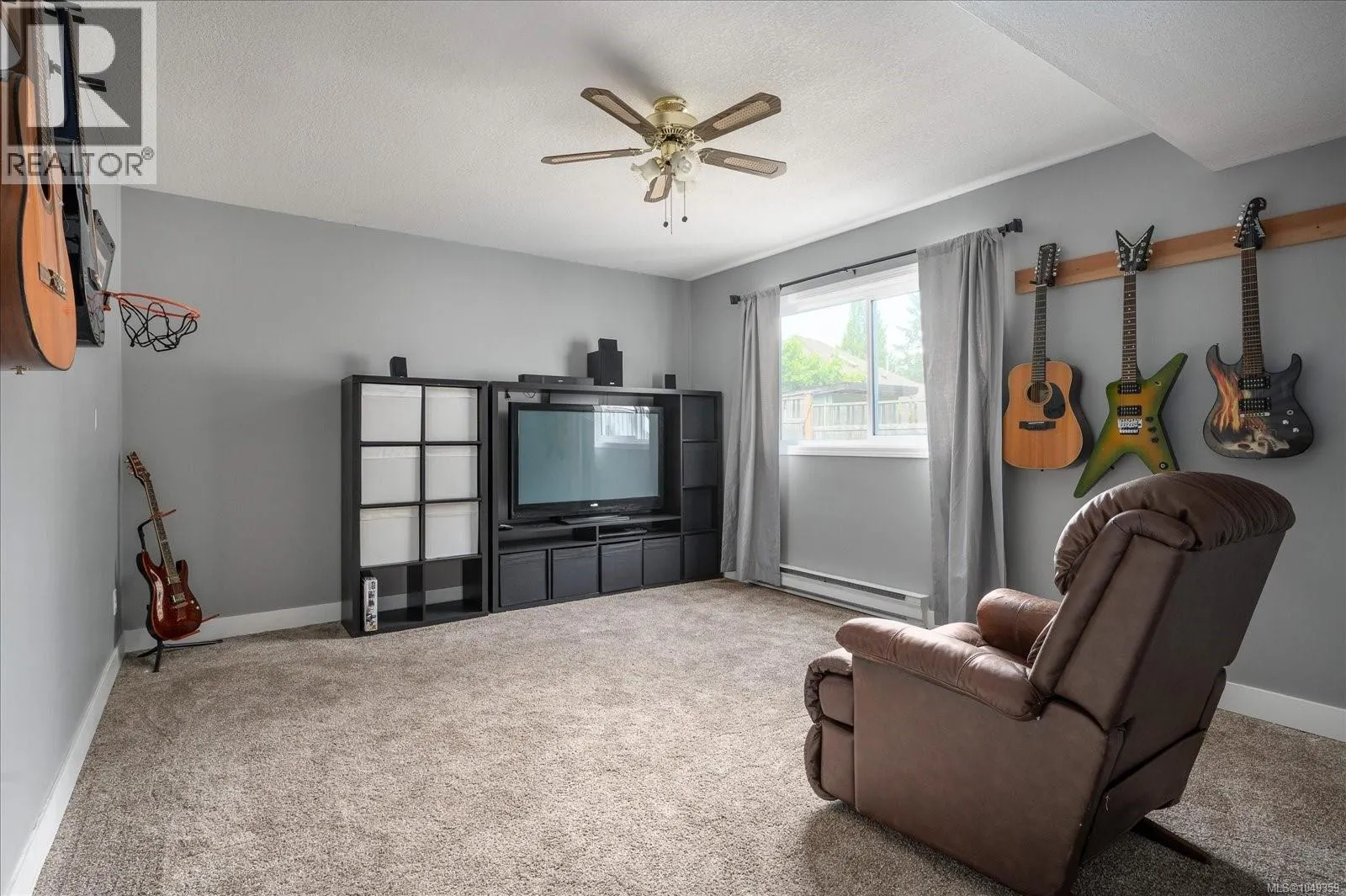 672 Foster Dr