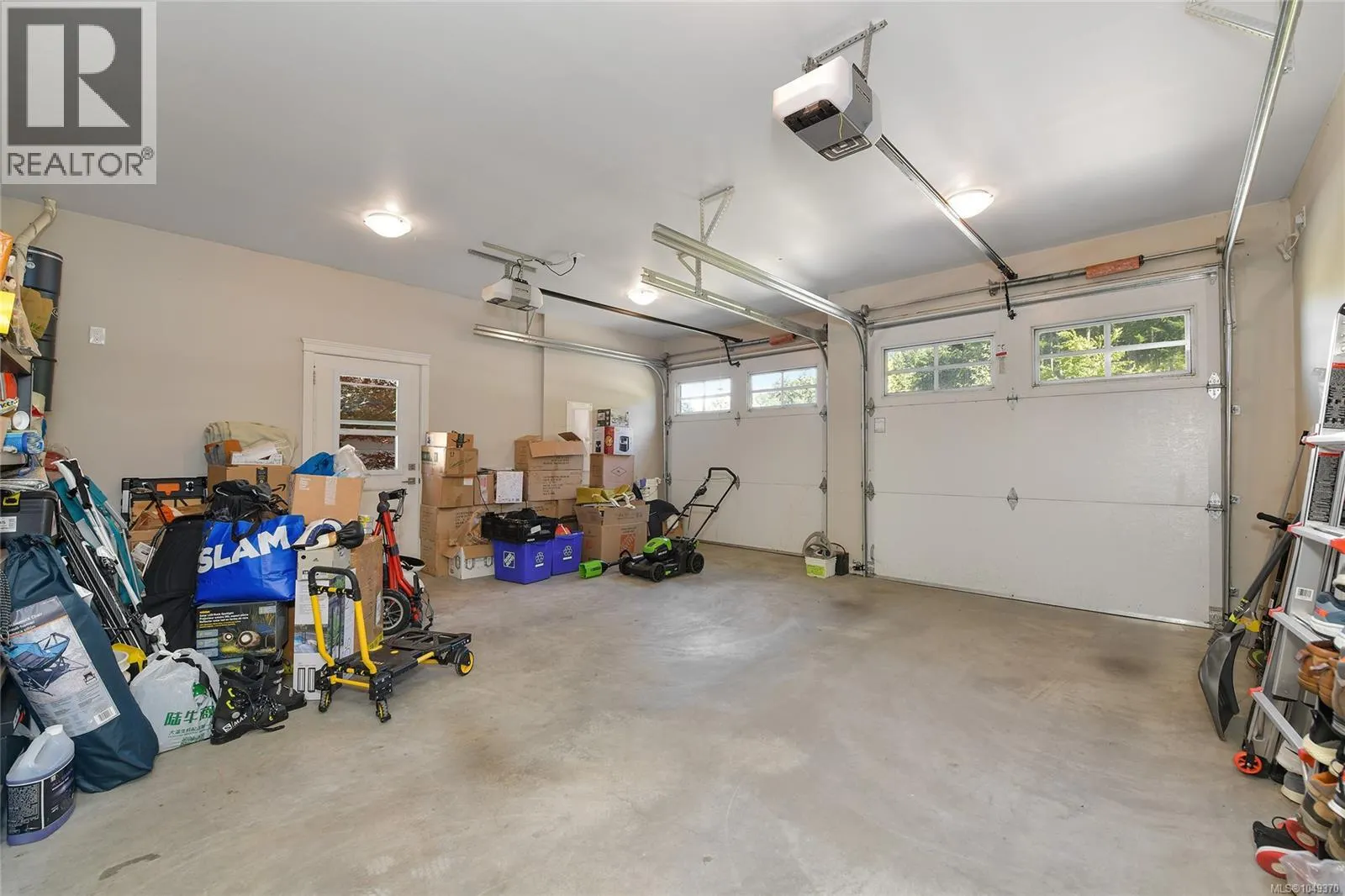 2136 Champions Way