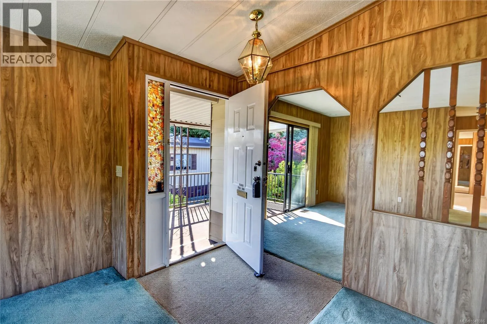 110 6325 Metral Dr
