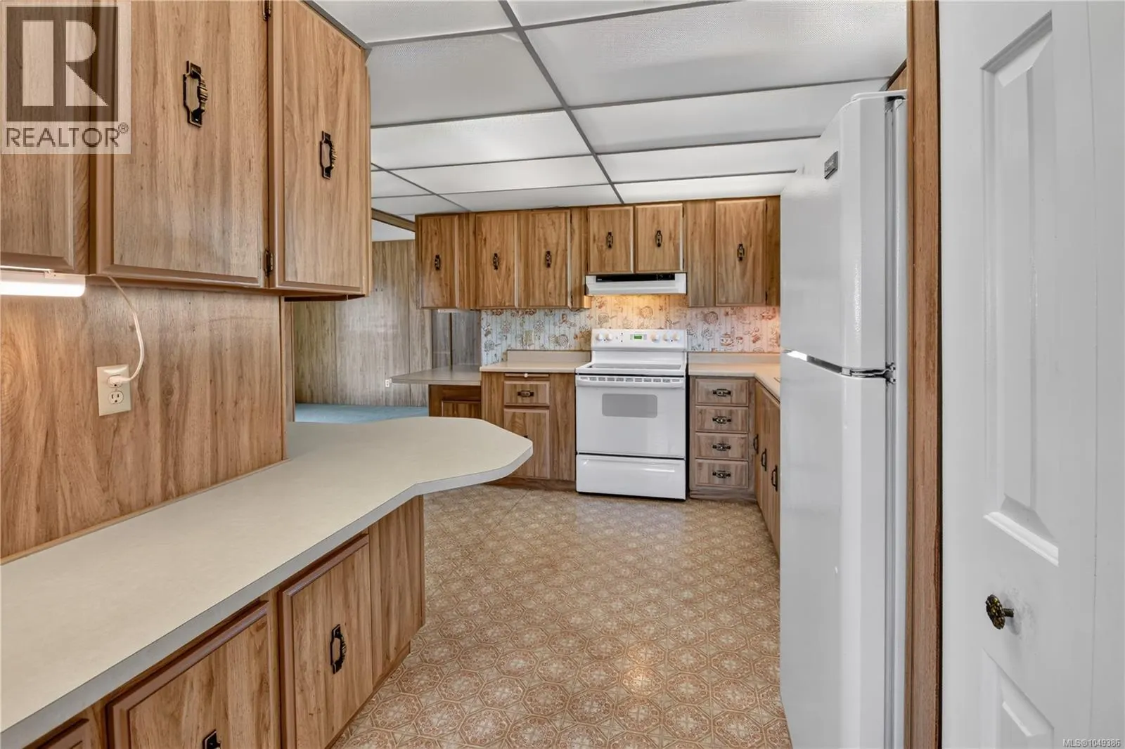 110 6325 Metral Dr