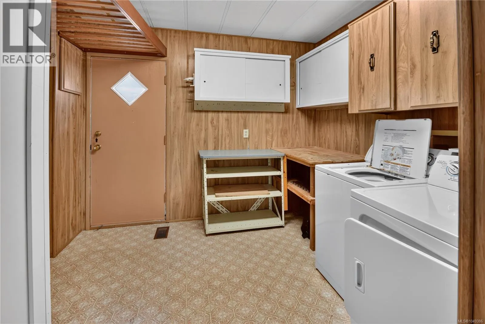 110 6325 Metral Dr