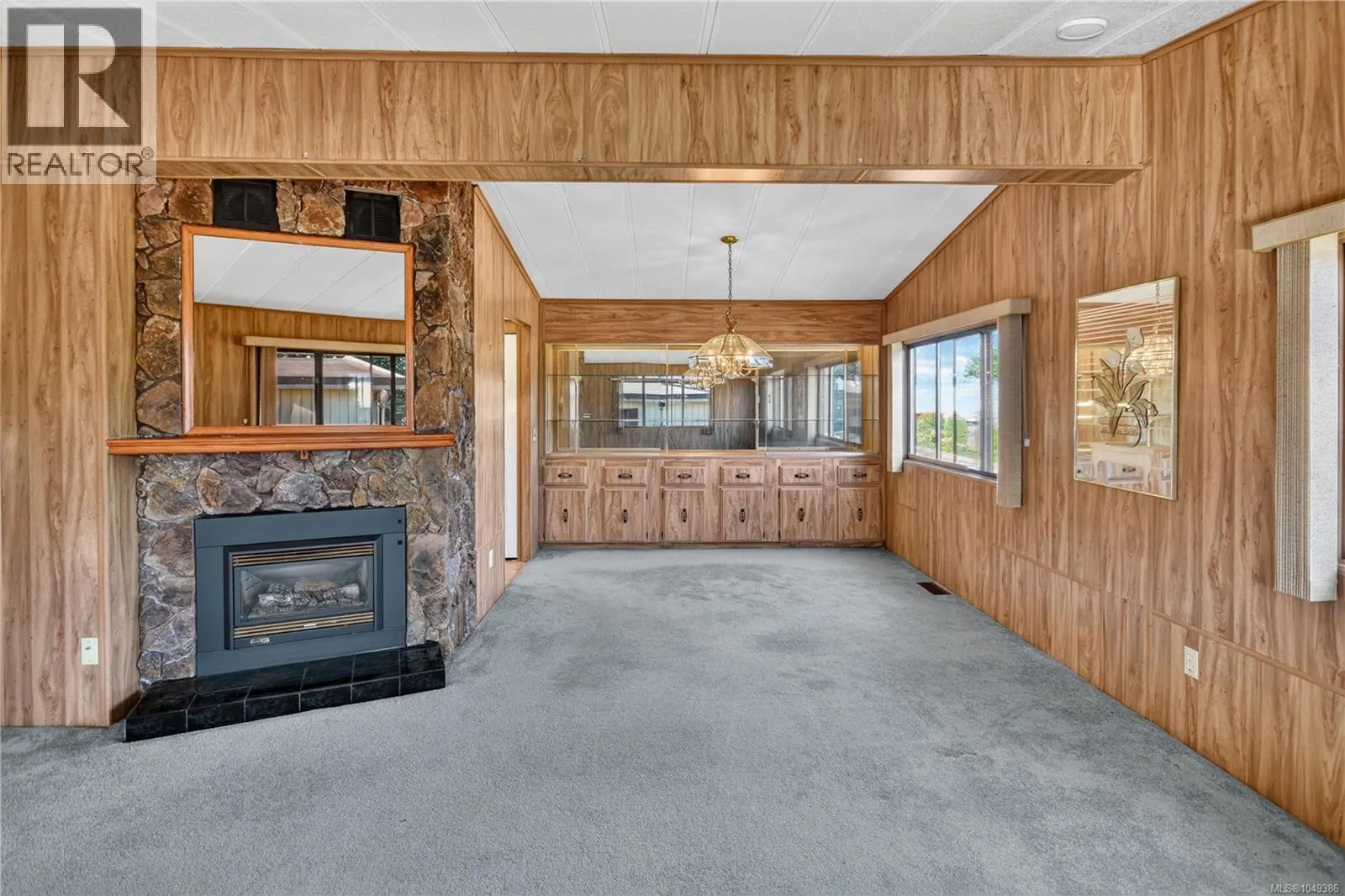 110 6325 Metral Dr