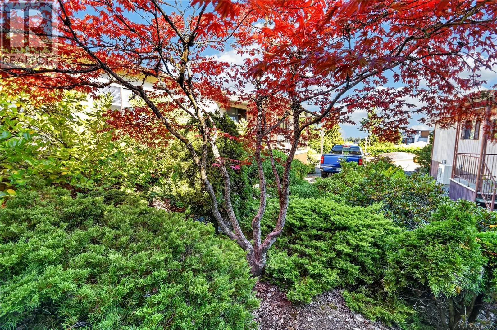 110 6325 Metral Dr
