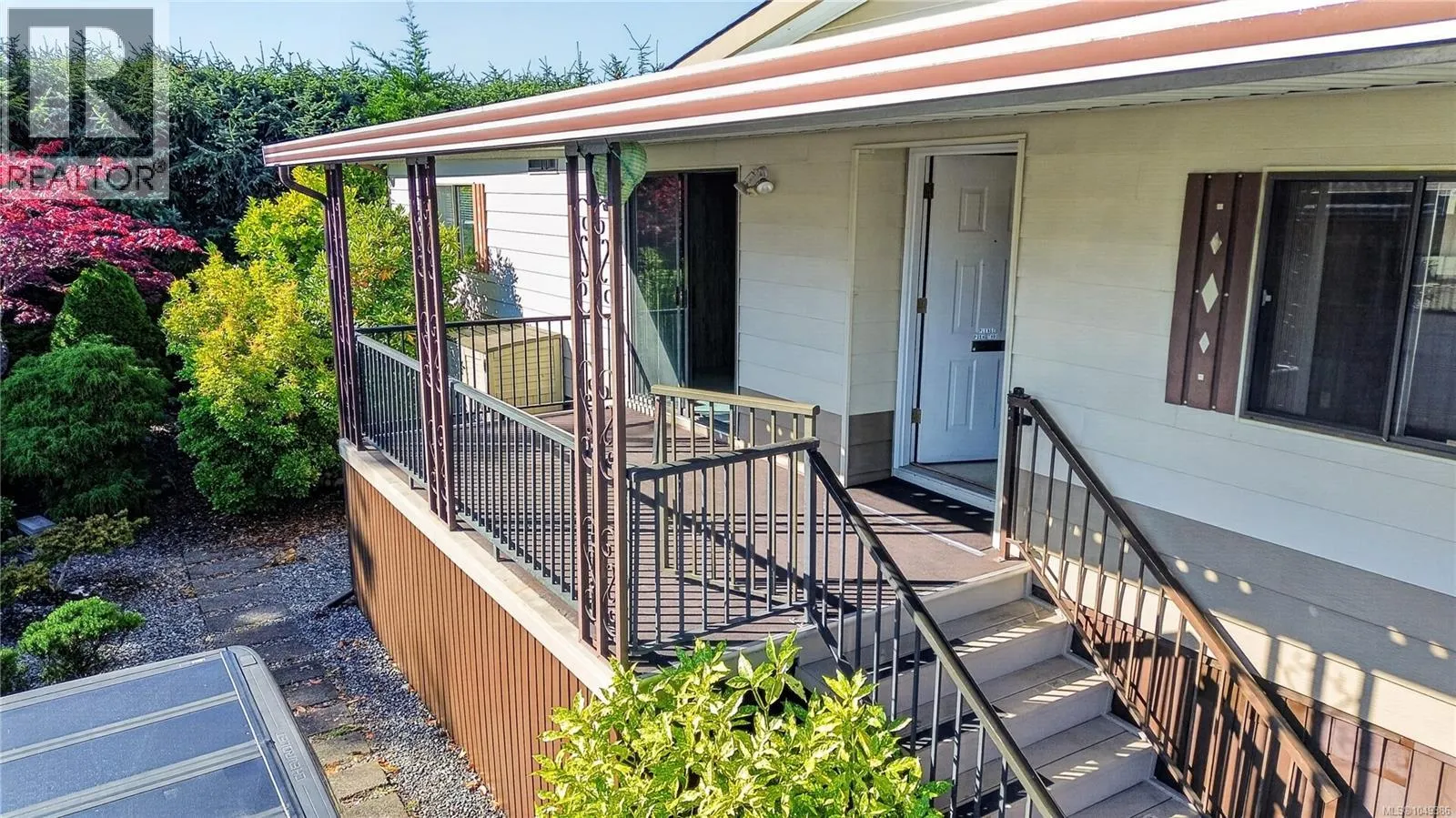 110 6325 Metral Dr