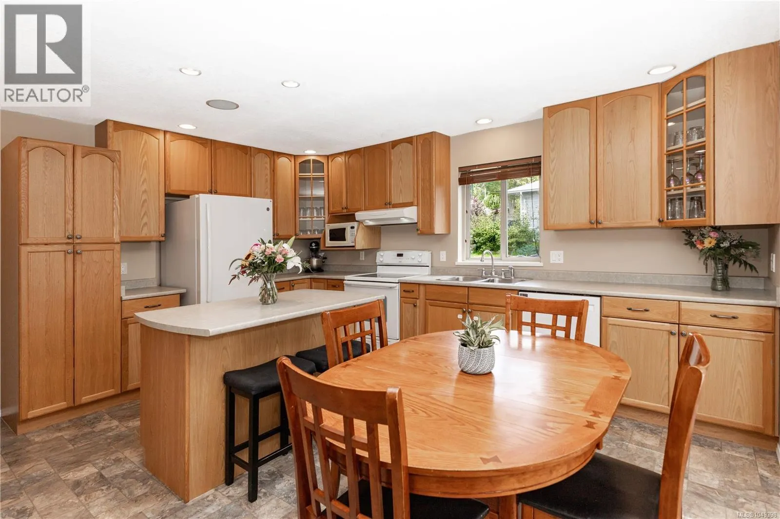 809 Willowcrest Rd