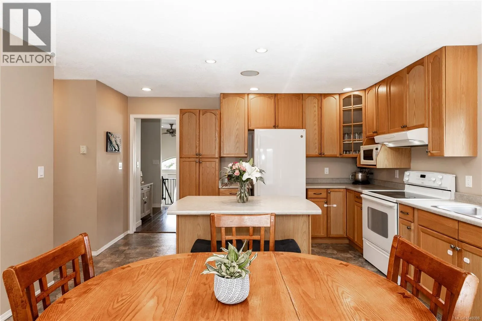 809 Willowcrest Rd