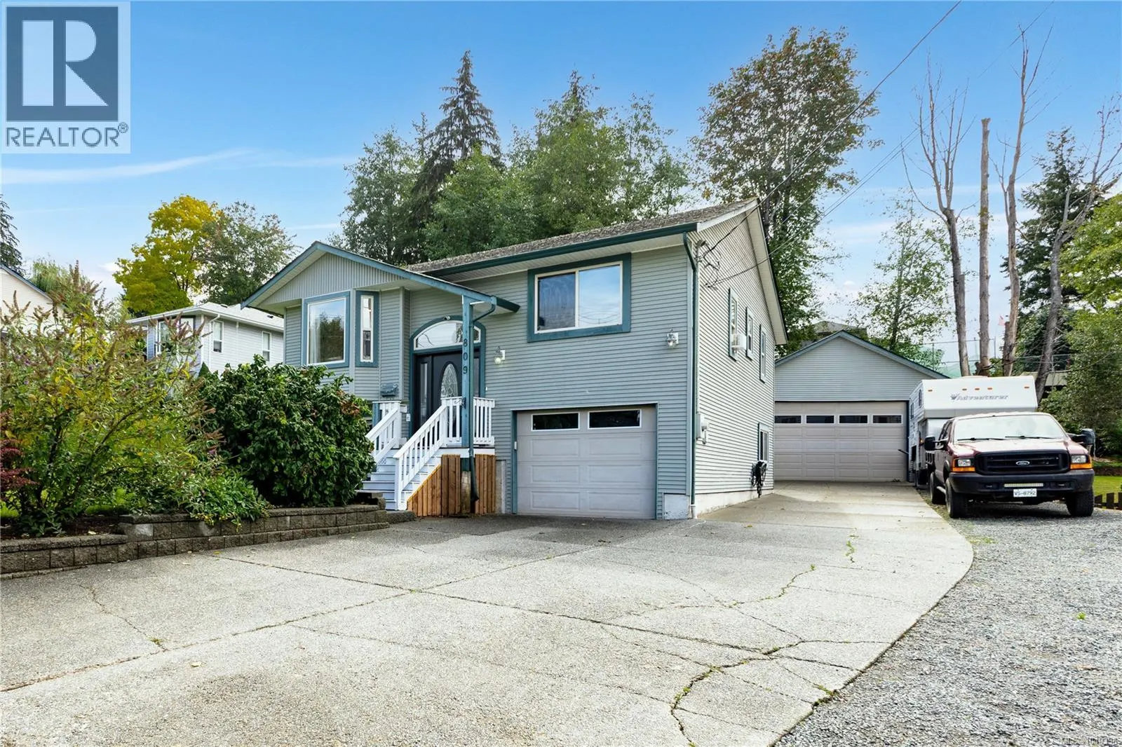 809 Willowcrest Rd