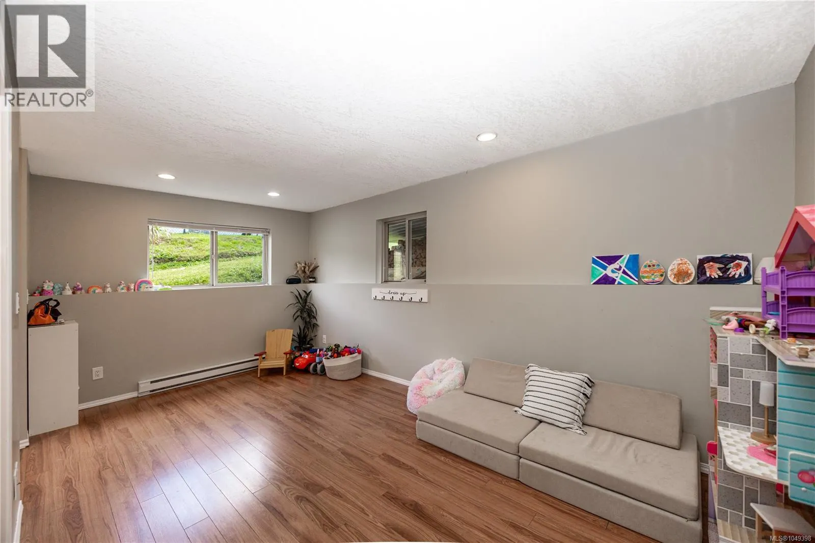809 Willowcrest Rd