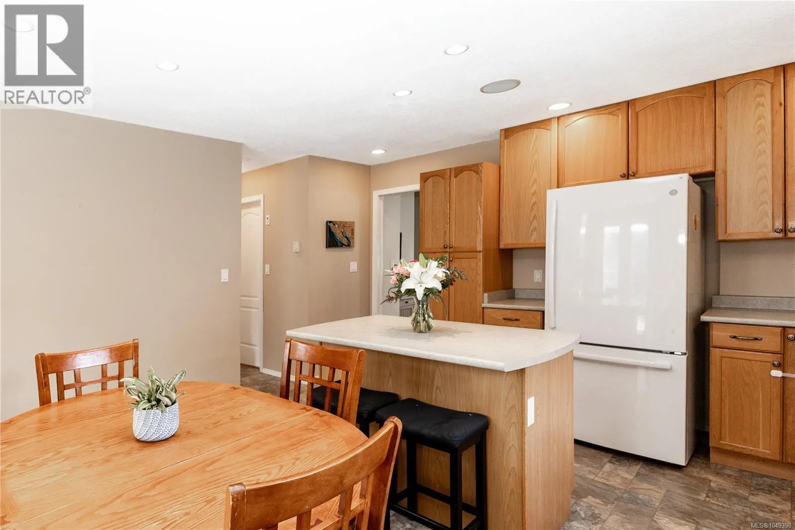 809 Willowcrest Rd