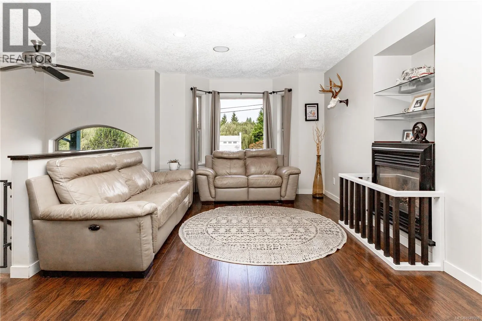 809 Willowcrest Rd