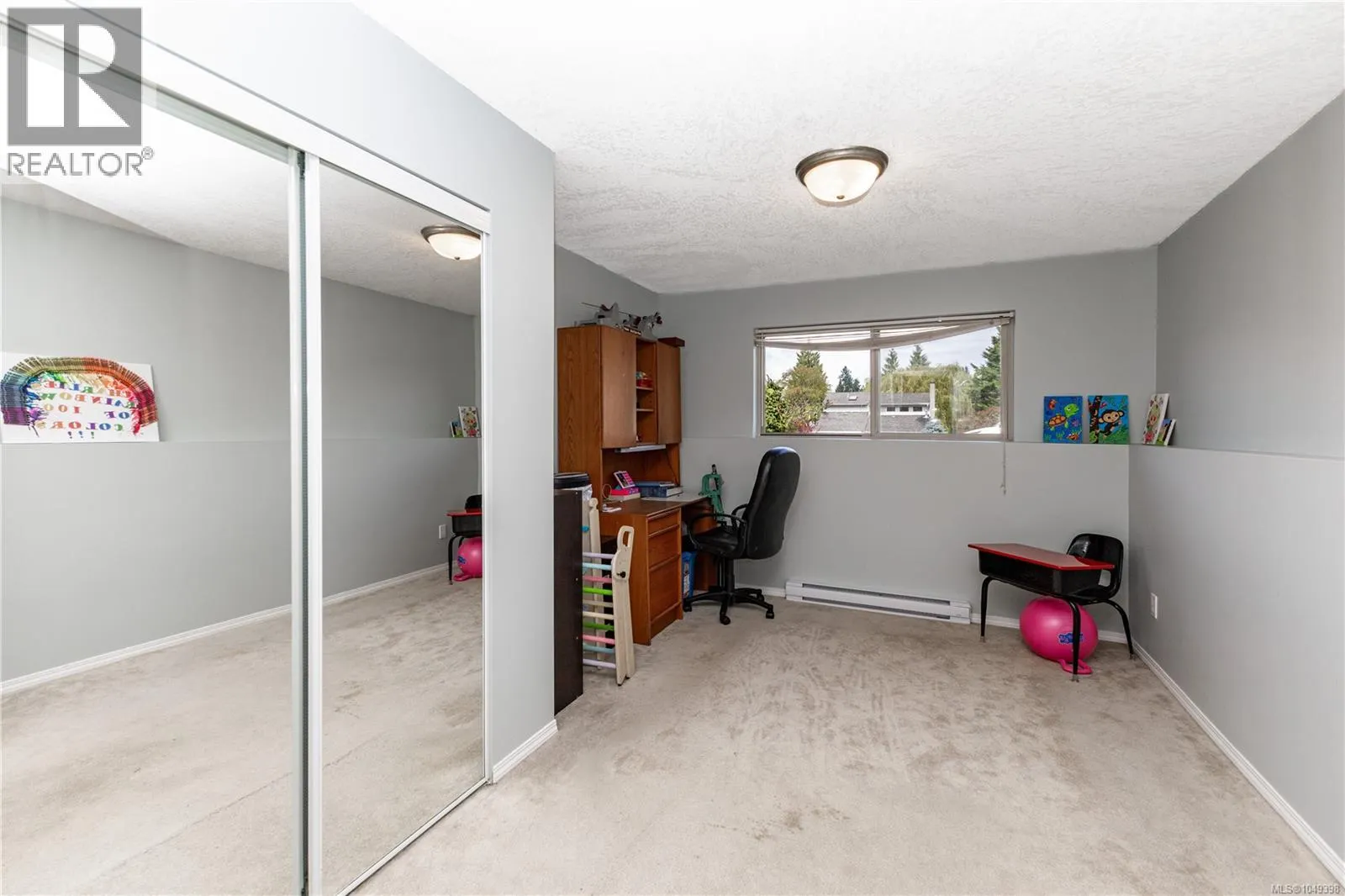 809 Willowcrest Rd