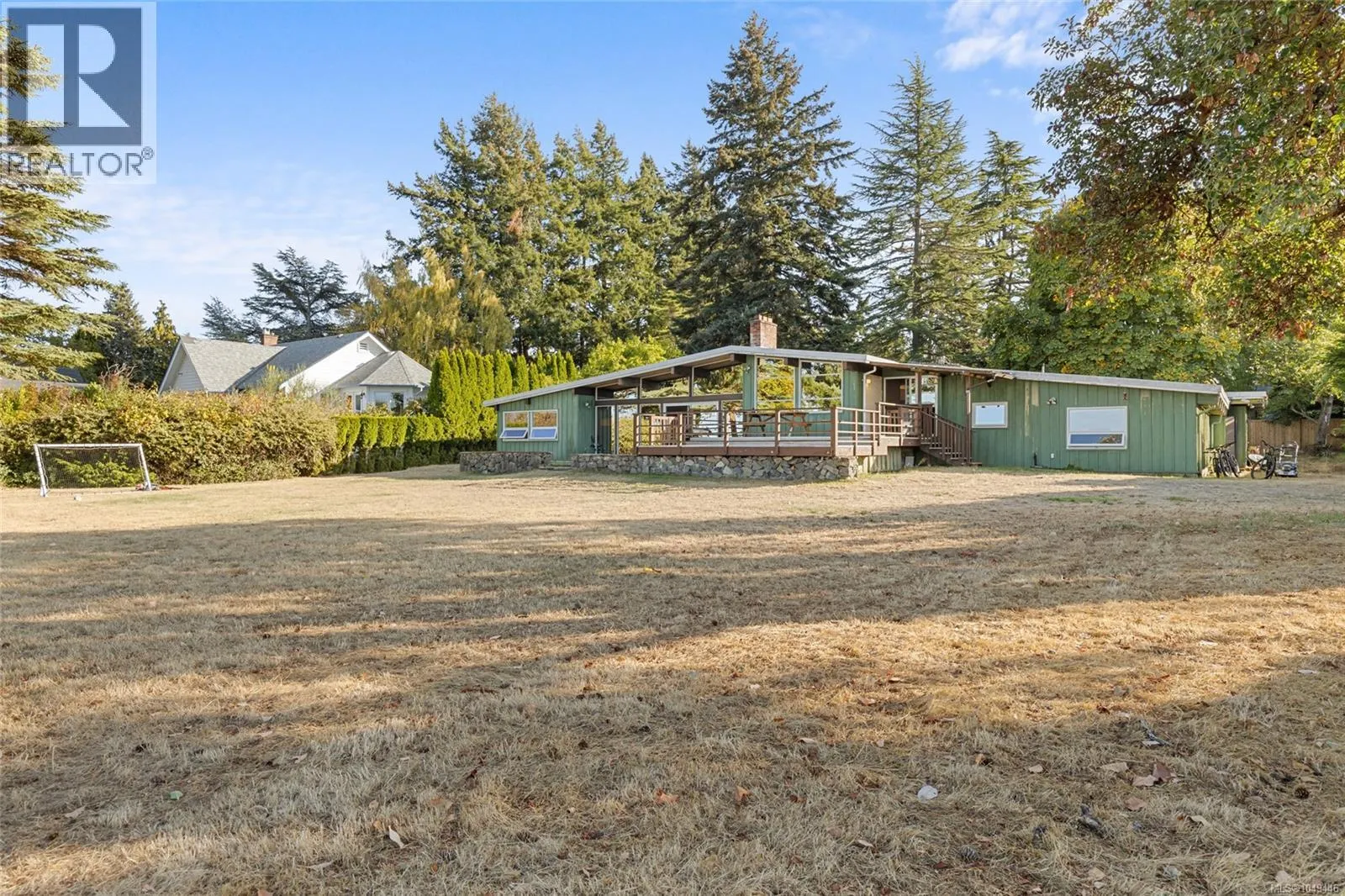 4598 Torquay Dr