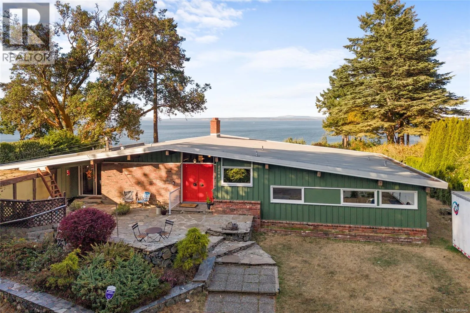 4598 Torquay Dr