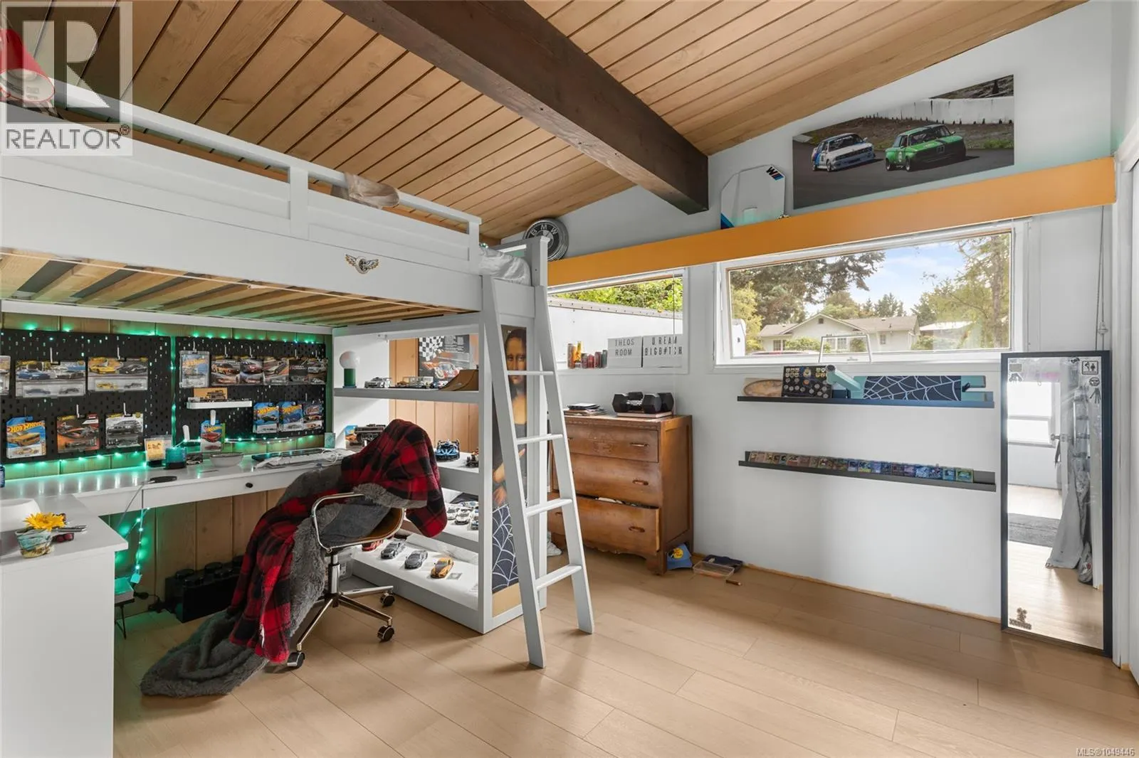 4598 Torquay Dr