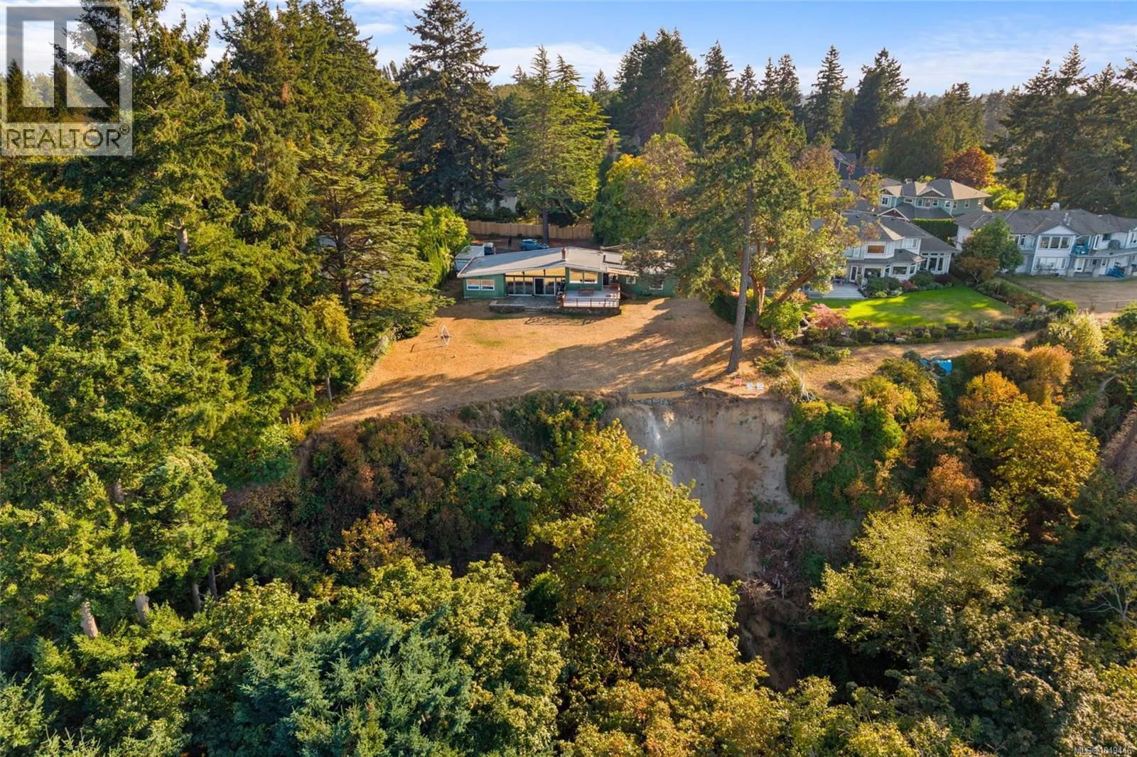 4598 Torquay Dr