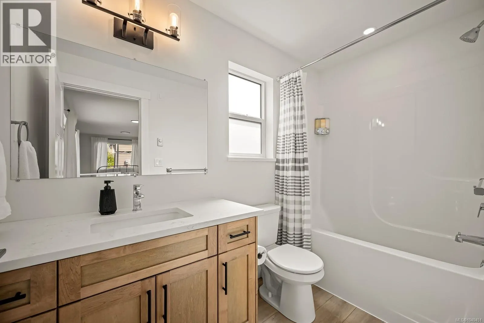 425 Arrowsmith Ridge