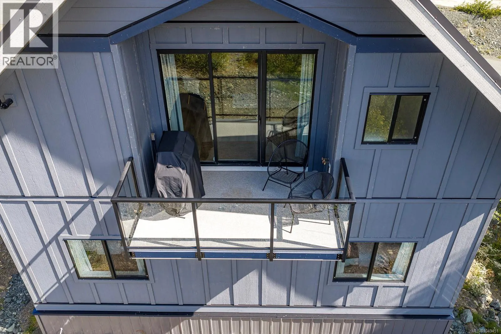 425 Arrowsmith Ridge