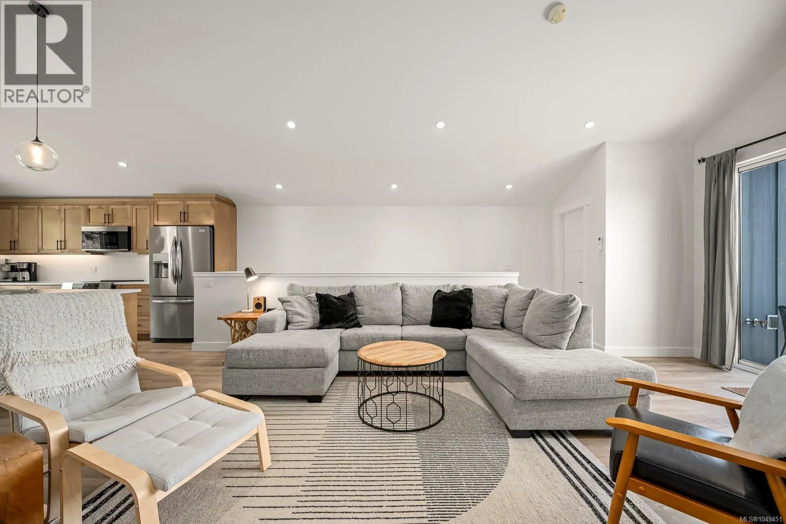 425 Arrowsmith Ridge