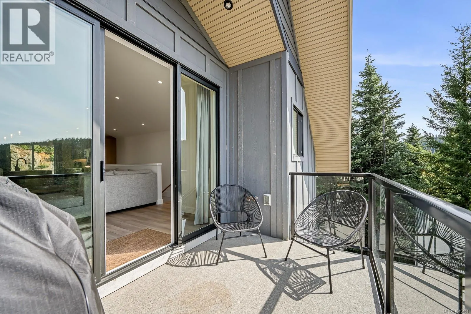425 Arrowsmith Ridge