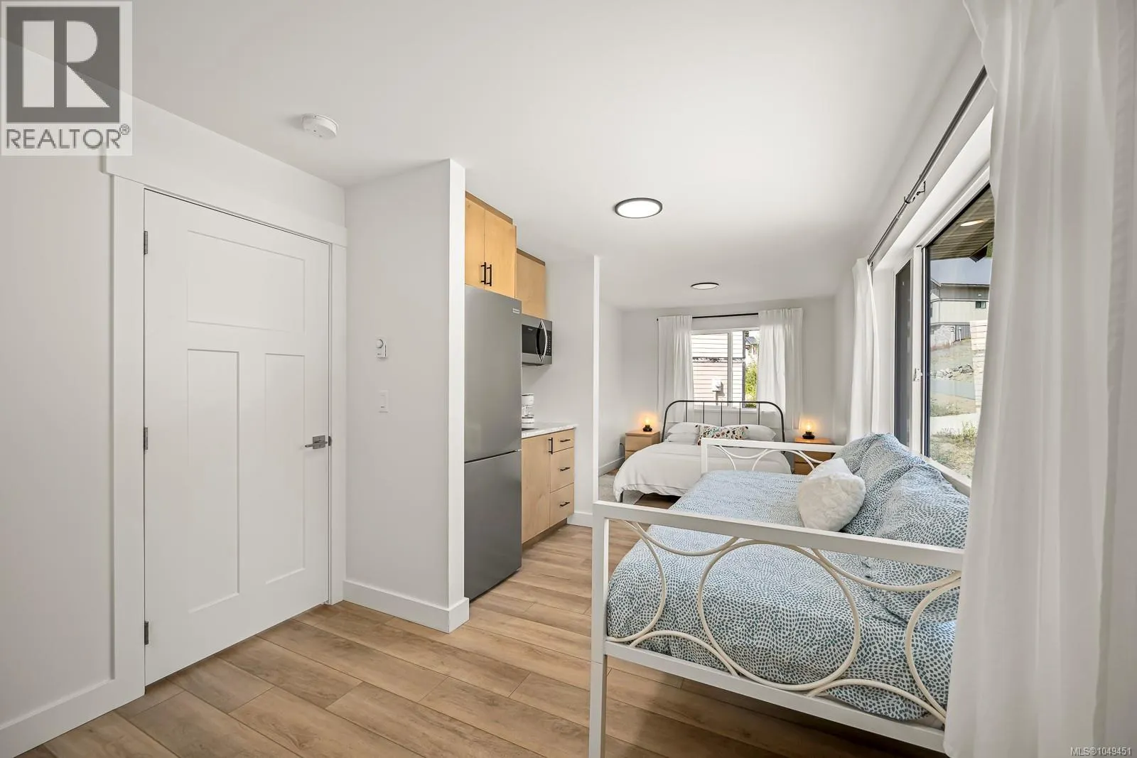 425 Arrowsmith Ridge